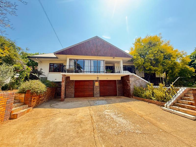 5 Bedroom Property for Sale in Bergzicht Western Cape